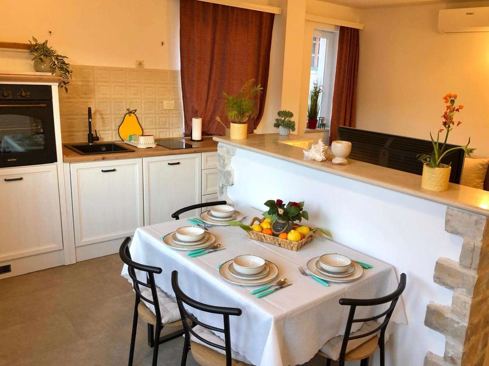 Sweet Dream Apartment Postira Bagian luar foto